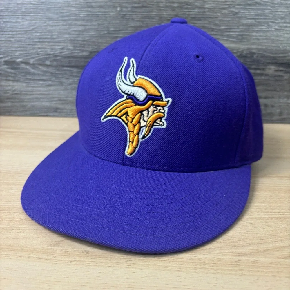 Minnesota‎ Vikings Hat Cap Fitted 7 Purple Wool NFL Football Reebok